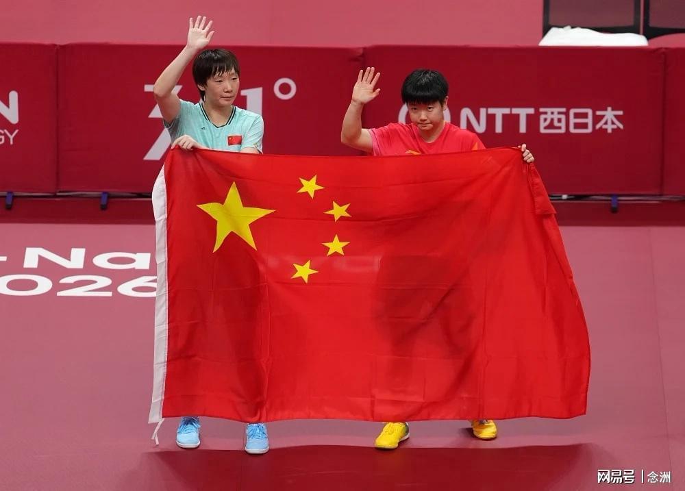 1xBET如暗夜的紫藤花瞬间绽放介绍图片