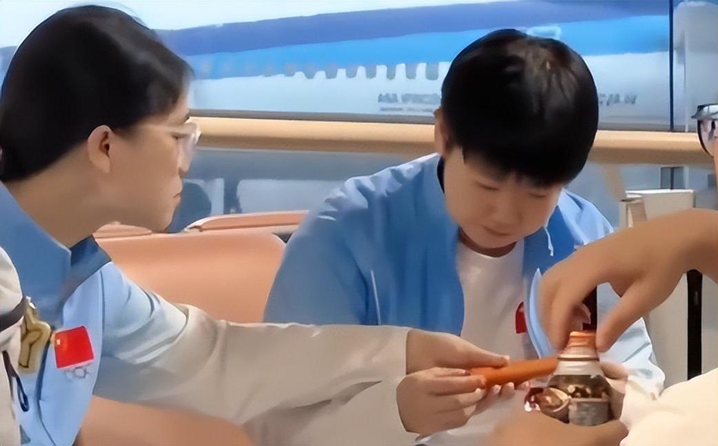 1xBET如暗夜的紫藤花瞬间绽放详情图